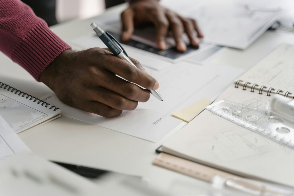 Nobuzen portfolio app SaaS profesional trabajando
