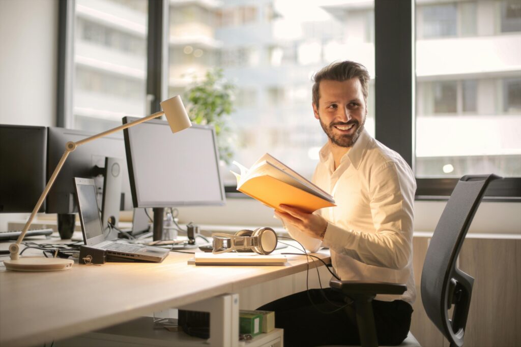Nobuzen Quienes somos trabajador feliz